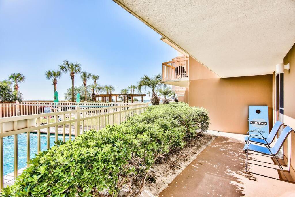 Pelican Beach Resort-Walkout Unit-On The Beach Дестин Экстерьер фото